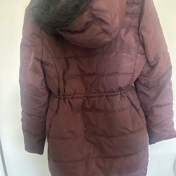 Old Navy Maroon Puffer Jacket with Faux Fur Hood | Size M | Mid-Thigh Length - Picture 4 of 5